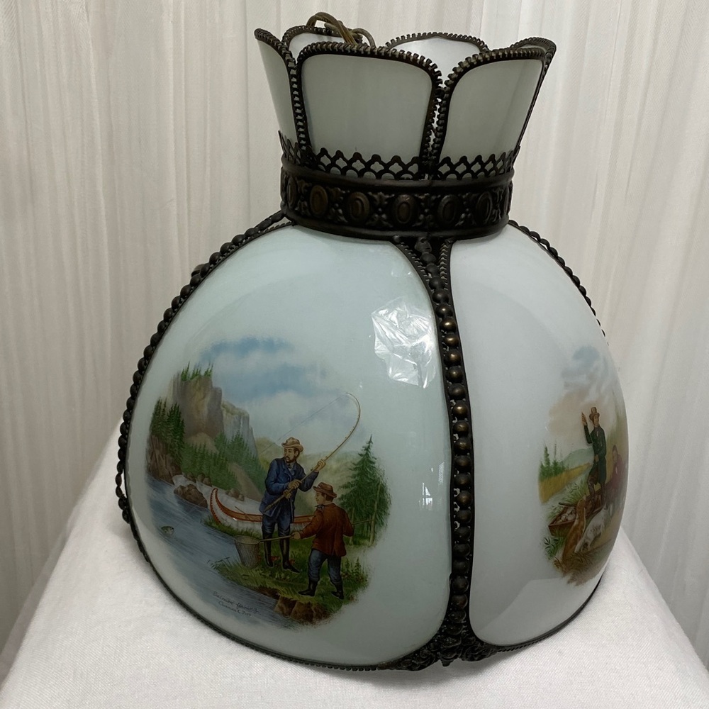 Vtg 70’s Currier & Ives  4 Glass Panels Lamp with Hunting/Fishing Scenes